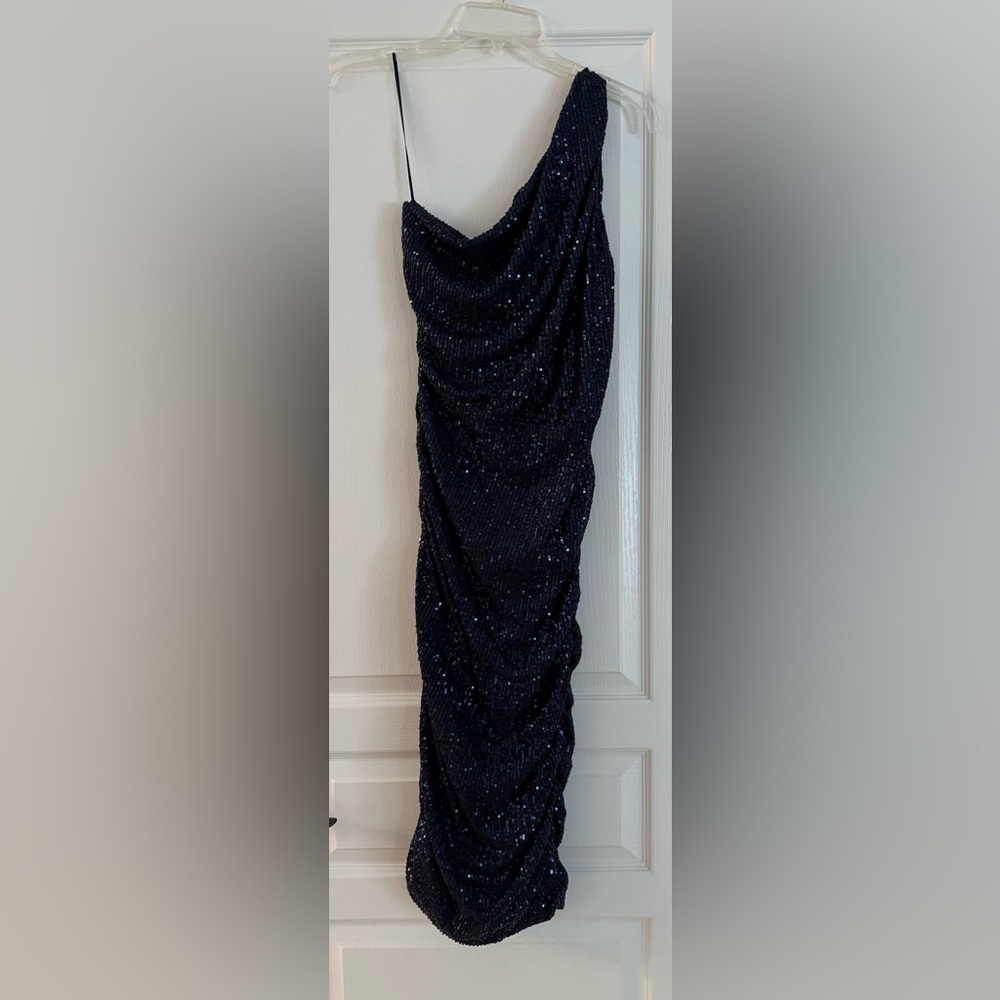 Elegant Navy Blue One-Shoulder sinched sequin Dress